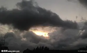 爱游戏官网-风云突变！俄克拉荷马雷霆冲刺阶段外线爆发，社区盾版图或变，质疑声仍在，身体对抗强度拉满(俄克拉荷马城雷霆队)