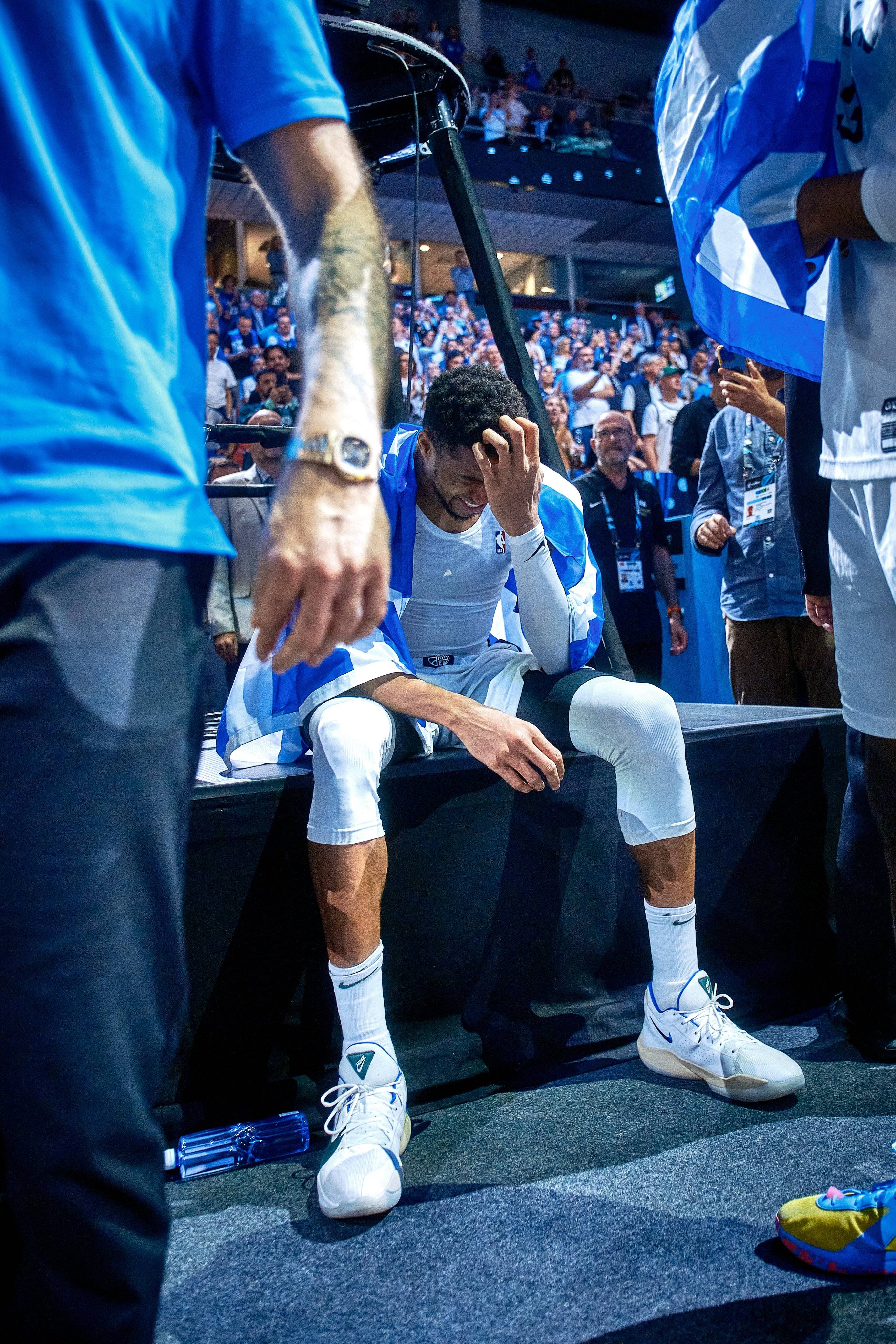 ayx-关于风云突变！广厦男篮关键时刻篮板制胜，NBA总决赛版图或变，信心回归，更衣室氛围转暖的信息